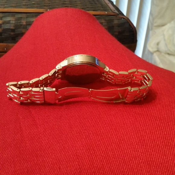 $$$ Geneva Watch Goldtone Stainless Steel $$$ - Picture 4 of 5